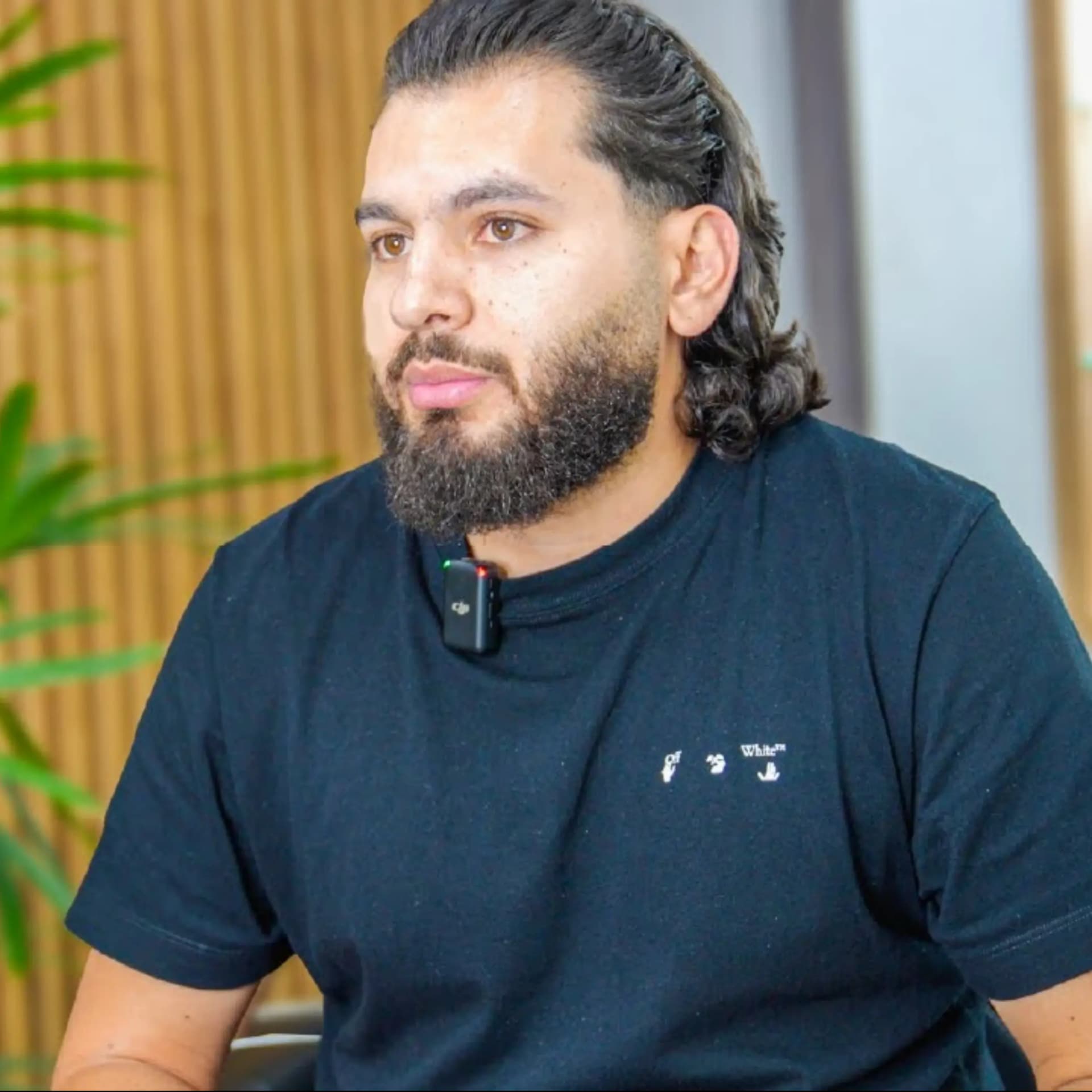 Profissional da Bastards Barbería fala sobre os benefícios do Weibook